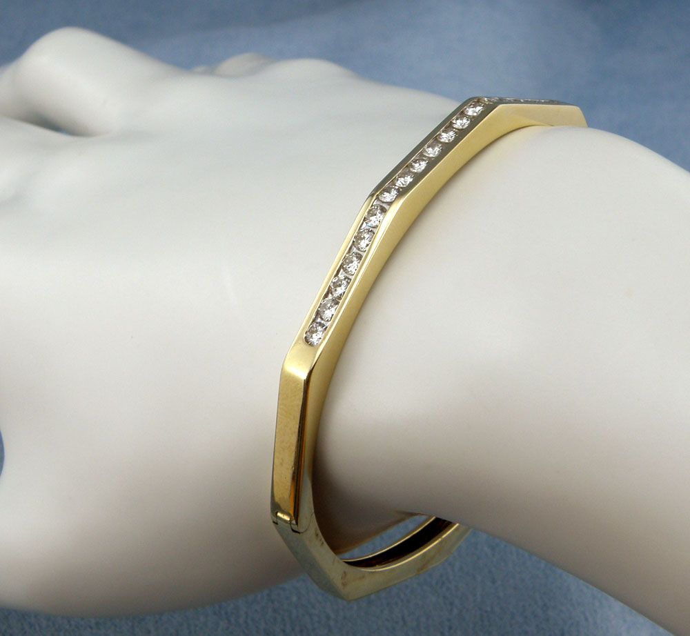 1.00cttw Beautiful Diamond (SI/GH) Bangle/Bracelet in 14Kt Yellow Gold, 7" 1.00cttw Beautiful Diamond (SI/GH) Bangle/Bracelet in 14Kt Yellow Gold, 7"