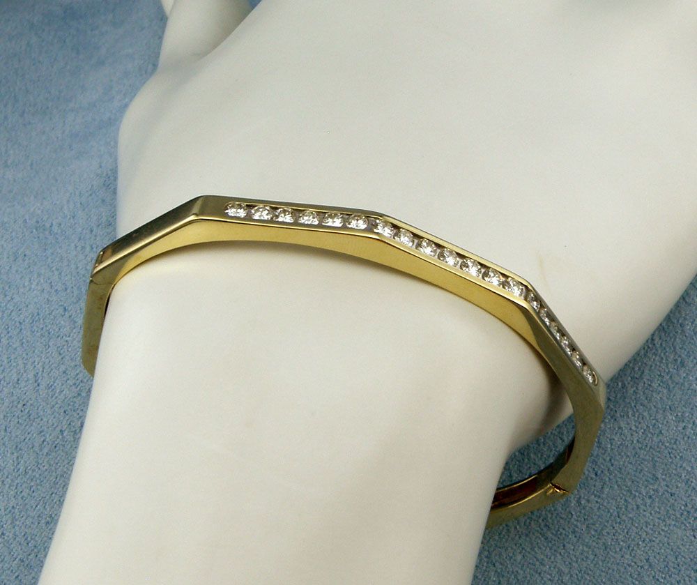 1.00cttw Beautiful Diamond (SI/GH) Bangle/Bracelet in 14Kt Yellow Gold, 7" 1.00cttw Beautiful Diamond (SI/GH) Bangle/Bracelet in 14Kt Yellow Gold, 7"