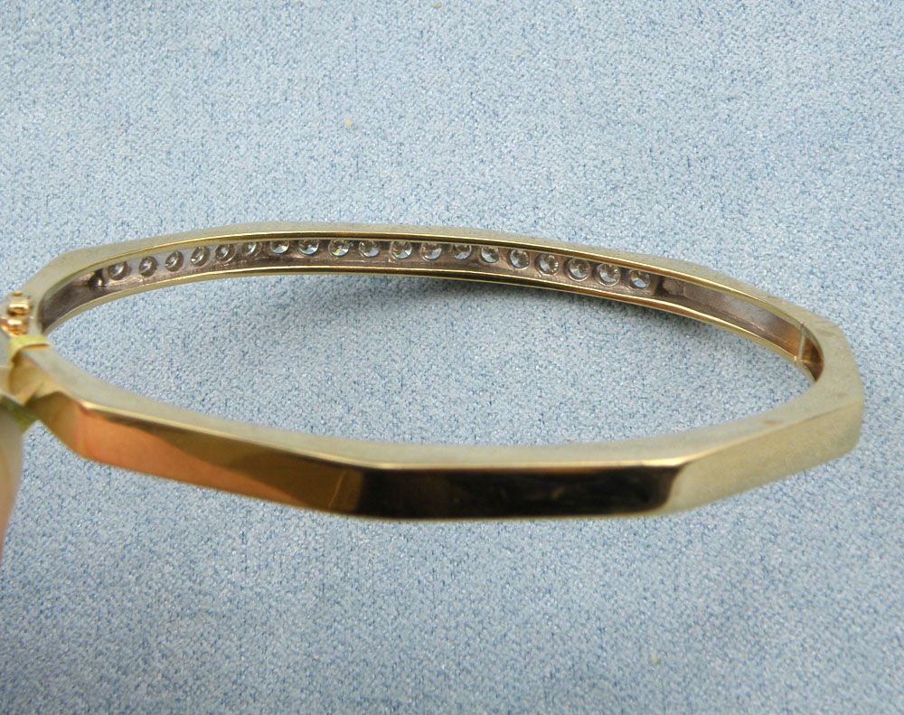 1.00cttw Beautiful Diamond (SI/GH) Bangle/Bracelet in 14Kt Yellow Gold, 7" 1.00cttw Beautiful Diamond (SI/GH) Bangle/Bracelet in 14Kt Yellow Gold, 7"
