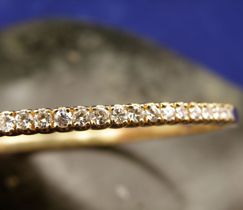Beautiful 2.15CTTW. Diamond (SI/GH) Bangle in 14K Yellow Gold, 6.5inch Beautiful 2.15CTTW. Diamond (SI/GH) Bangle in 14K Yellow Gold, 6.5inch