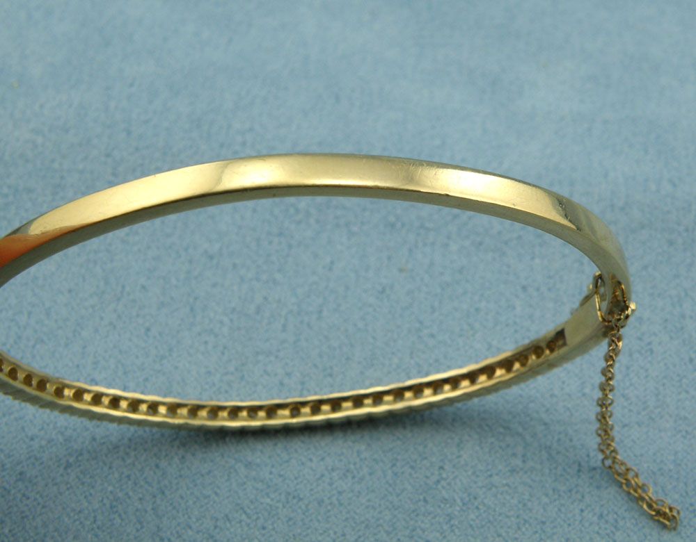 Beautiful 2.15CTTW. Diamond (SI/GH) Bangle in 14K Yellow Gold, 6.5inch Beautiful 2.15CTTW. Diamond (SI/GH) Bangle in 14K Yellow Gold, 6.5inch