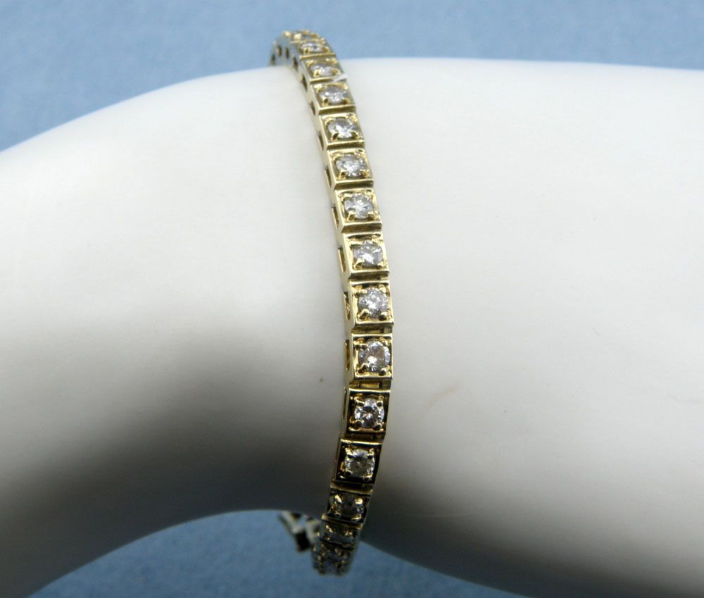 Gorgeous 5.00cttw Diamond Tennis Bracelet in 14K Yellow Gold, 8 inch Gorgeous 5.00cttw Diamond Tennis Bracelet in 14K Yellow Gold, 8 inch