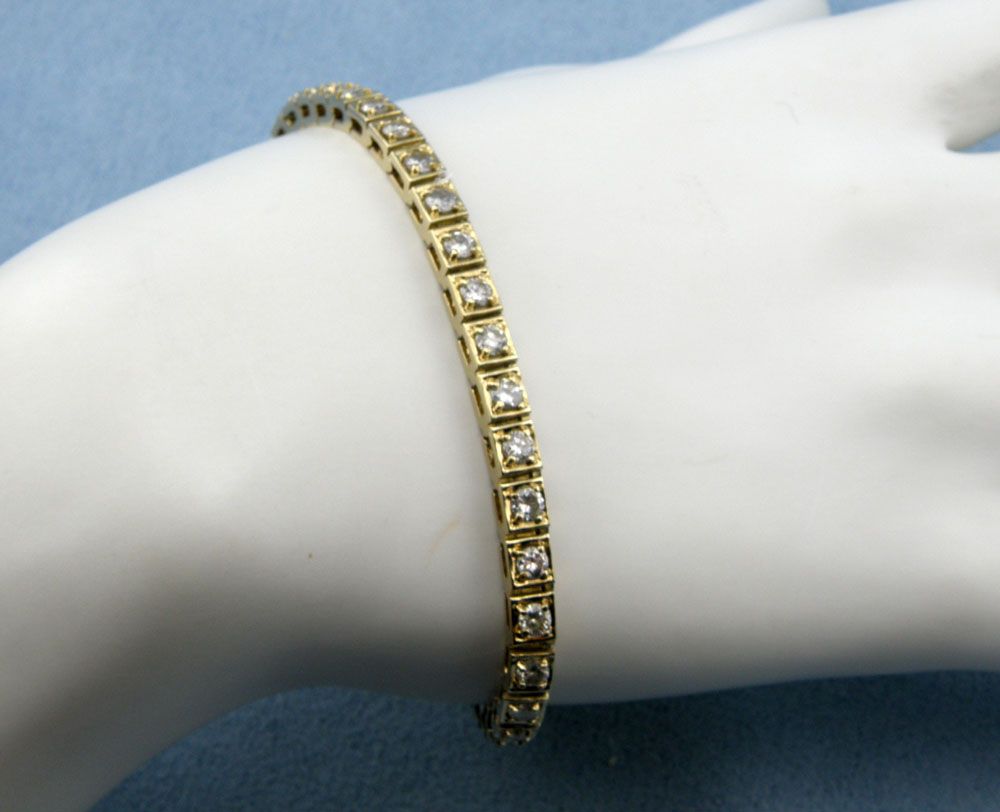 Gorgeous 5.00cttw Diamond Tennis Bracelet in 14K Yellow Gold, 8 inch Gorgeous 5.00cttw Diamond Tennis Bracelet in 14K Yellow Gold, 8 inch