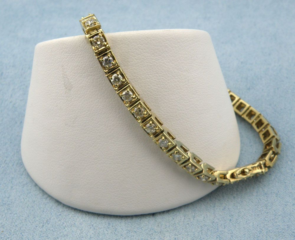 Gorgeous 5.00cttw Diamond Tennis Bracelet in 14K Yellow Gold, 8 inch Gorgeous 5.00cttw Diamond Tennis Bracelet in 14K Yellow Gold, 8 inch