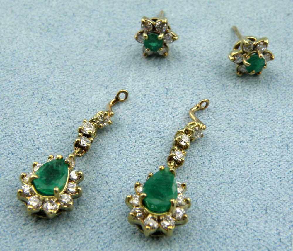 Vintage 3.60cttw Emerald w/Diamond Dangle Earrings w/Jacket set in 14K Yellow Gold Vintage 3.60cttw Emerald w/Diamond Dangle Earrings w/Jacket set in 14K Yellow Gold