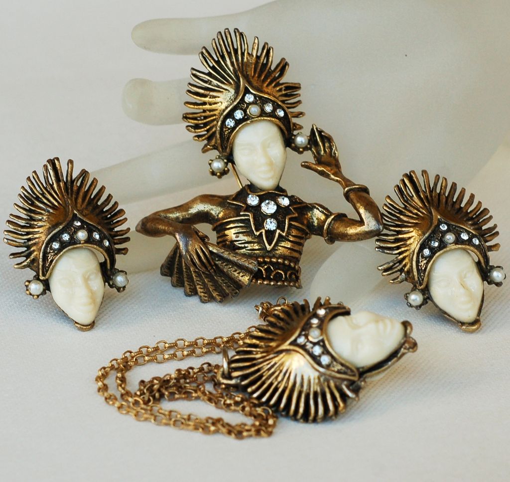 Rare PAM Thai Dancer Pendant Brooch Earring Parure Rare PAM Thai Dancer Pendant Brooch Earring Parure