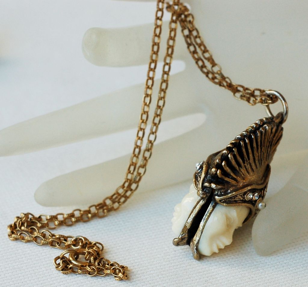 Rare PAM Thai Dancer Pendant Brooch Earring Parure Rare PAM Thai Dancer Pendant Brooch Earring Parure