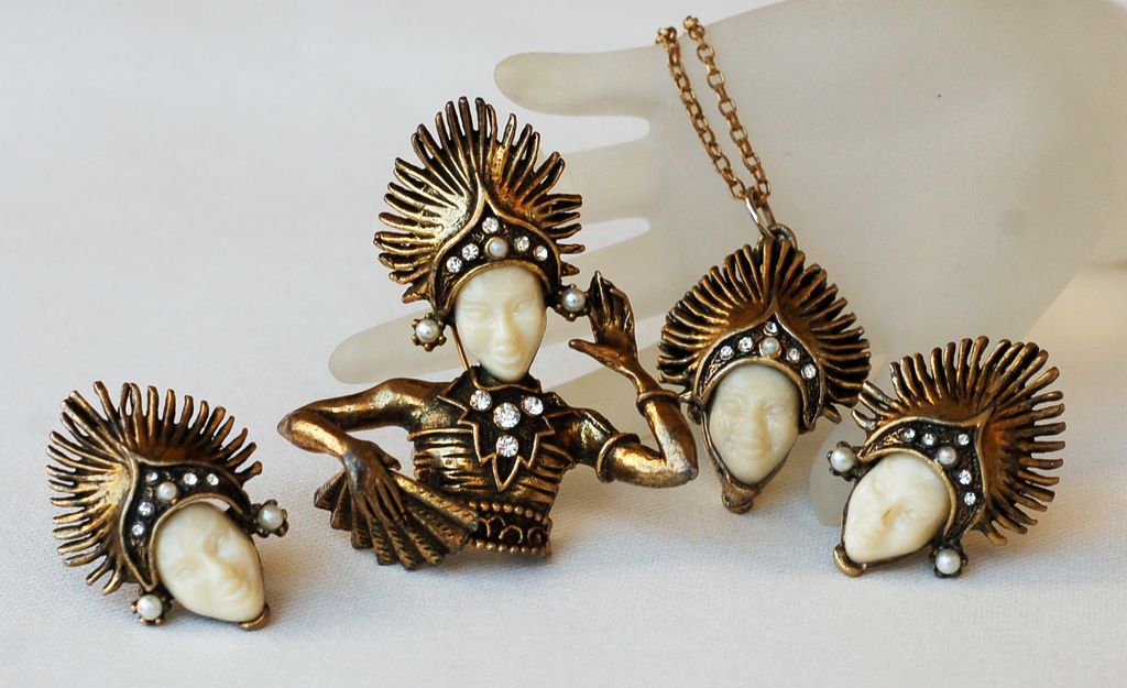Rare PAM Thai Dancer Pendant Brooch Earring Parure Rare PAM Thai Dancer Pendant Brooch Earring Parure