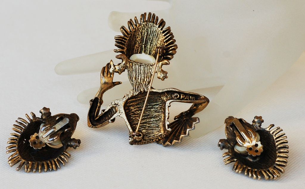Rare PAM Thai Dancer Pendant Brooch Earring Parure Rare PAM Thai Dancer Pendant Brooch Earring Parure