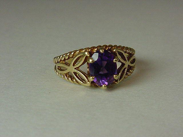 10k amethyst ring
