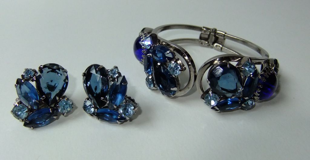 Juliana Clamper Demi-Parure Blues Silvertone Book Pieces Juliana Clamper Demi-Parure Blues Silvertone Book Pieces