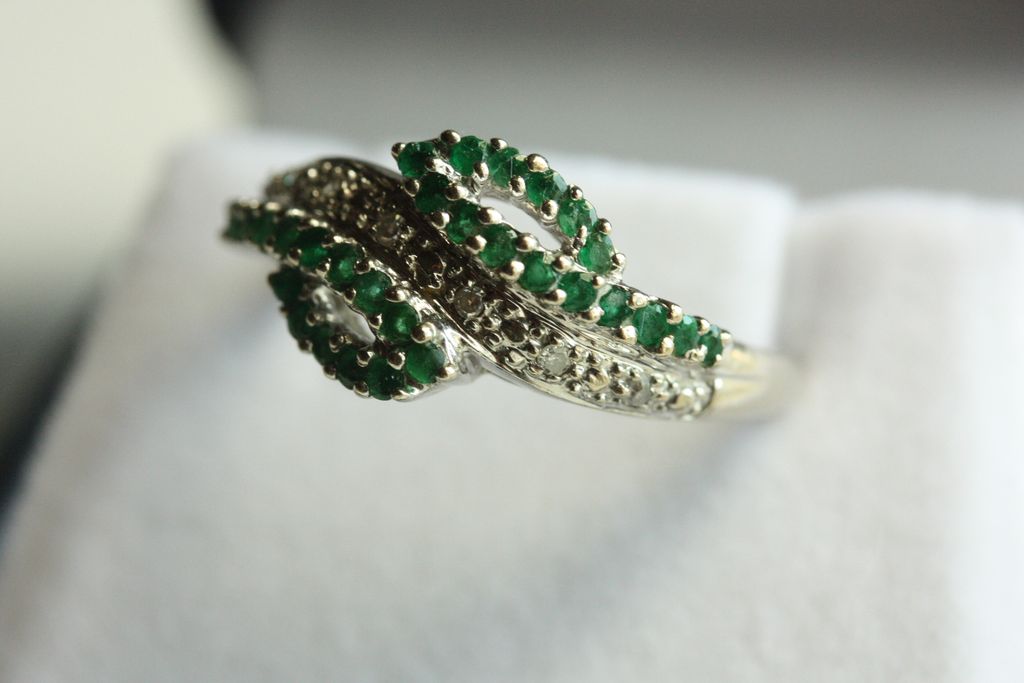 Vintage Serpentine Emerald and 14K White Gold Ring, Size 7.5 Vintage Serpentine Emerald and 14K White Gold Ring, Size 7.5