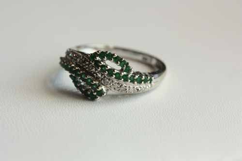 Vintage Serpentine Emerald and 14K White Gold Ring, Size 7.5 Vintage Serpentine Emerald and 14K White Gold Ring, Size 7.5