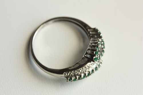 Vintage Serpentine Emerald and 14K White Gold Ring, Size 7.5 Vintage Serpentine Emerald and 14K White Gold Ring, Size 7.5