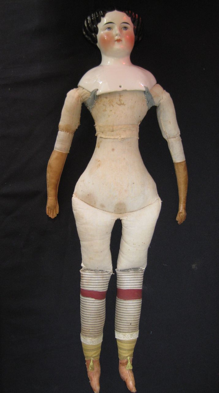 Statuesque 31" China lady in incredible original dress. Statuesque 31" China lady in incredible original dress.
