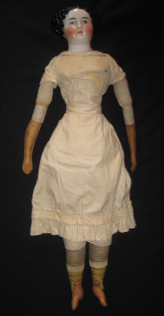 Statuesque 31" China lady in incredible original dress. Statuesque 31" China lady in incredible original dress.