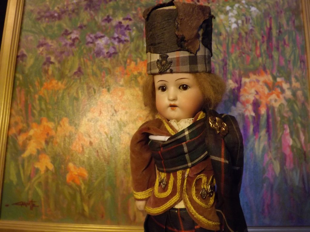 Great highlander dressed doll with china boots! Great highlander dressed doll with china boots!