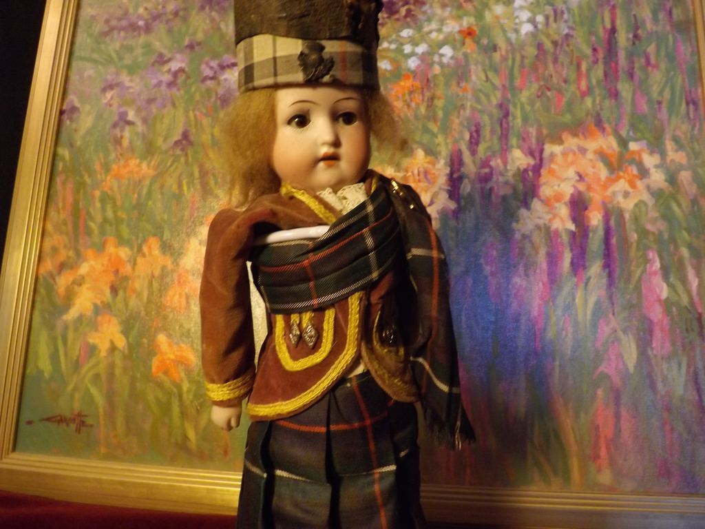 Great highlander dressed doll with china boots! Great highlander dressed doll with china boots!