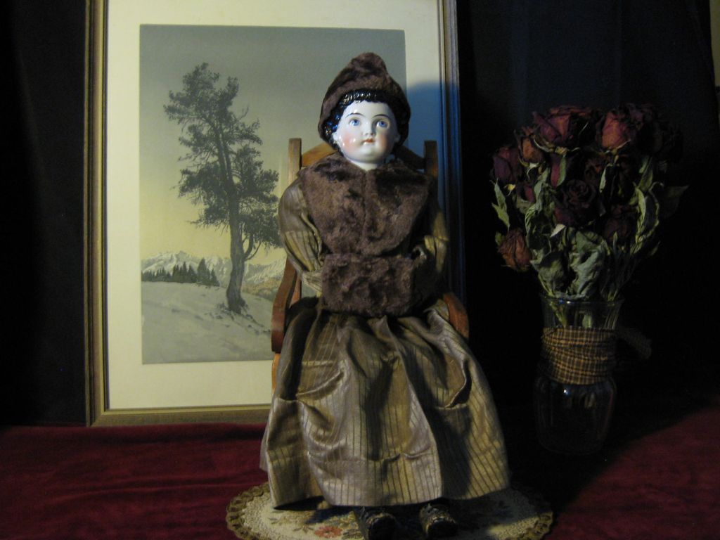 23" Kling with windblown hair, exposed ears in 1870s-80s costume and AMAZING antique rocking chair. 23" Kling with windblown hair, exposed ears in 1870s-80s costume and AMAZING antique rocking chair.
