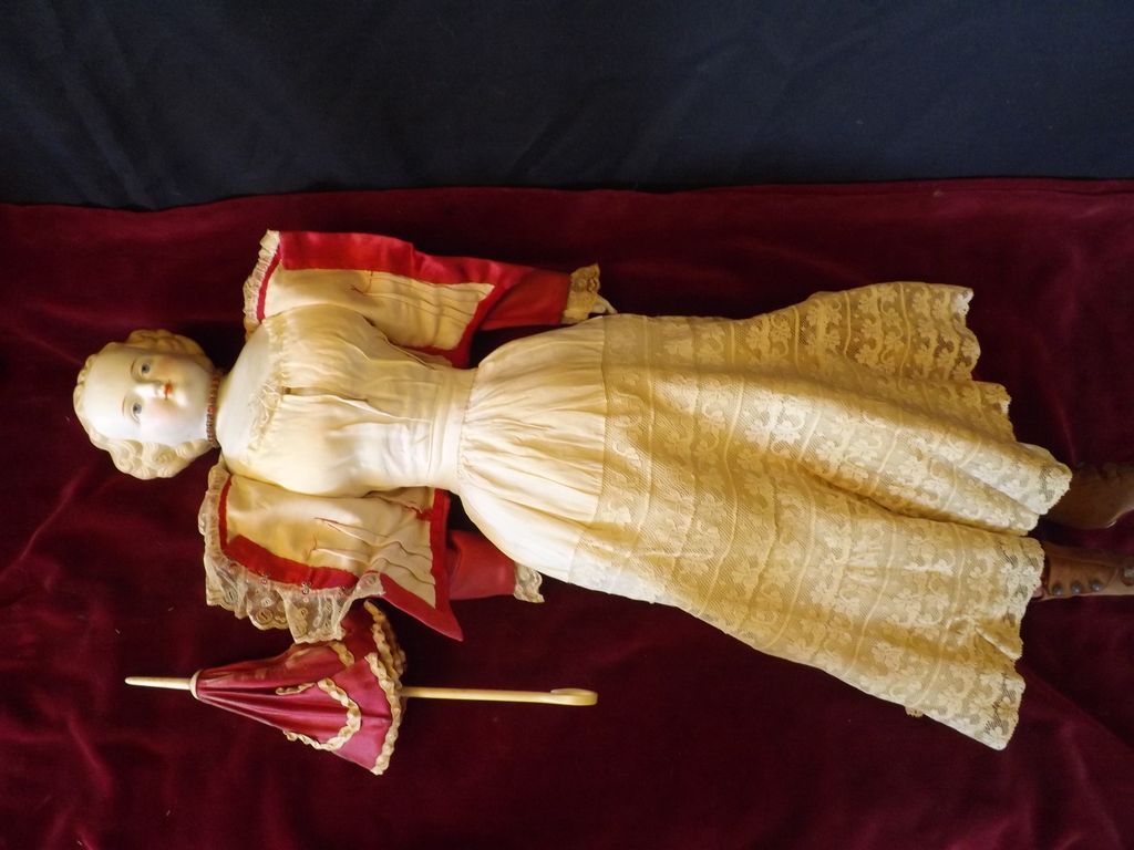 Magnificent Huge 28" parian woman. Magnificent Huge 28" parian woman.