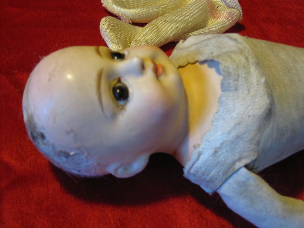 Magnificent 14' glass eyed Paper Mache fashion Bebe with belton style shoulder head. Magnificent 14' glass eyed Paper Mache fashion Bebe with belton style shoulder head.