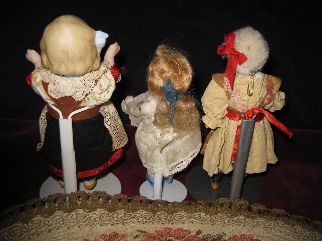 Three little dolls Three little dolls