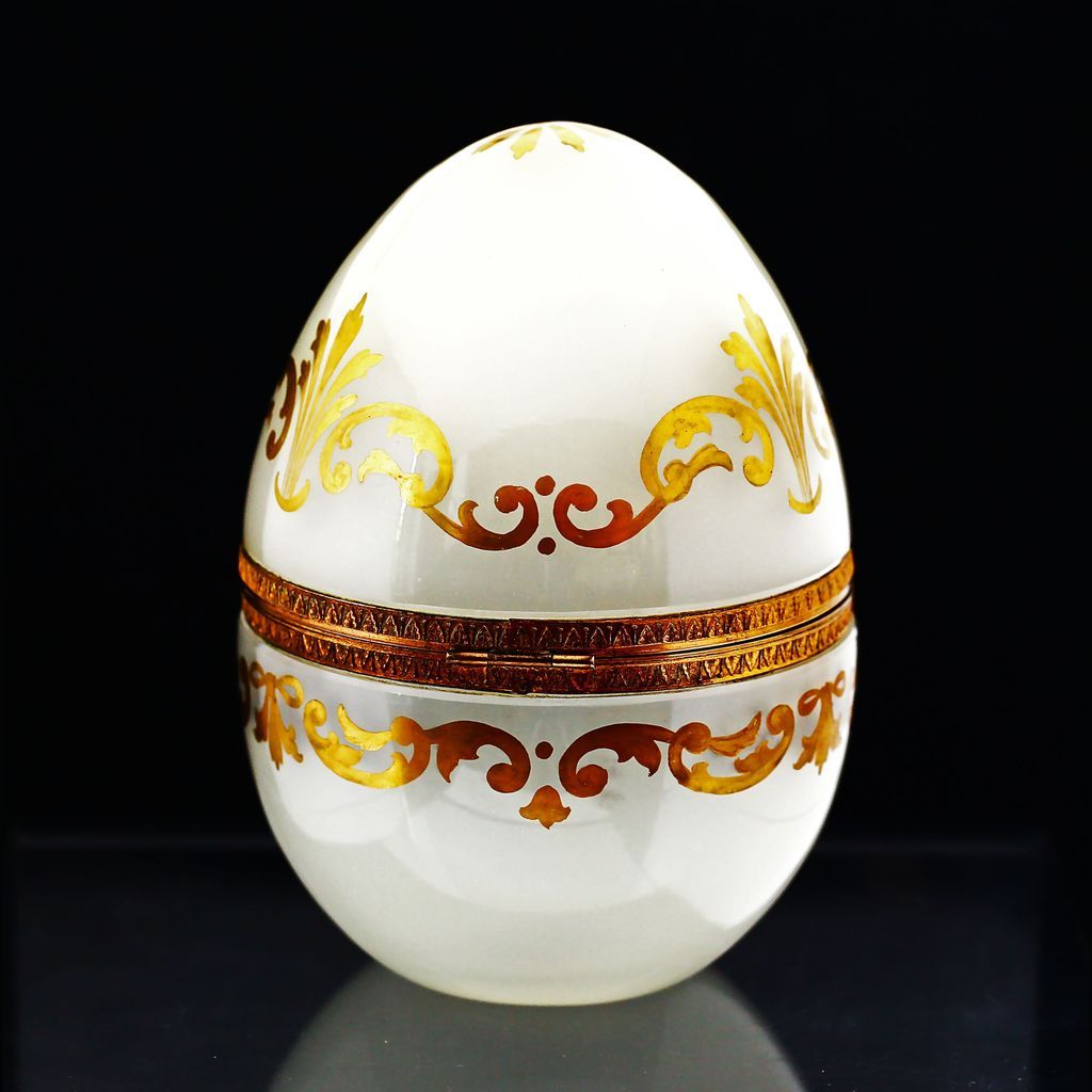 XL Vintage French White Opaline crystal glass egg shaped trinket Box w/ hinged lid XL Vintage French White Opaline crystal glass egg shaped trinket Box w/ hinged lid