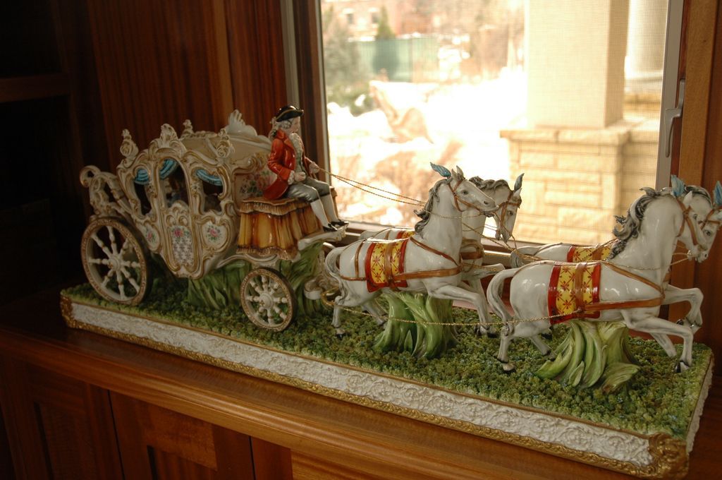 19th Century Hand-Painted Porcelain Carriage 19th Century Hand-Painted Porcelain Carriage