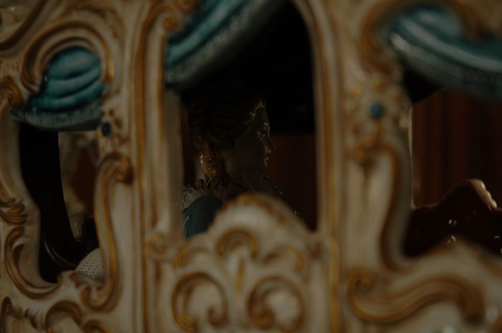 19th Century Hand-Painted Porcelain Carriage 19th Century Hand-Painted Porcelain Carriage