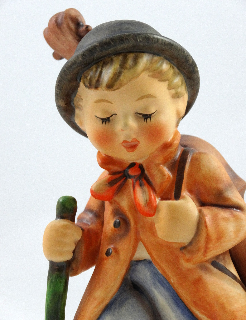 5 1/2" Hummel Figurine ~ Little Cellist ~ Boy Musician with Cello ~ HUM 89/1 ~ TMK-5 ca 1972 5 1/2" Hummel Figurine ~ Little Cellist ~ Boy Musician with Cello ~ HUM 89/1 ~ TMK-5 ca 1972