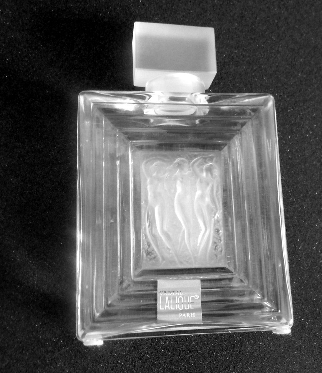 Lalique art deco style Duncan perfume bottle with nudes Lalique art deco style Duncan perfume bottle with nudes