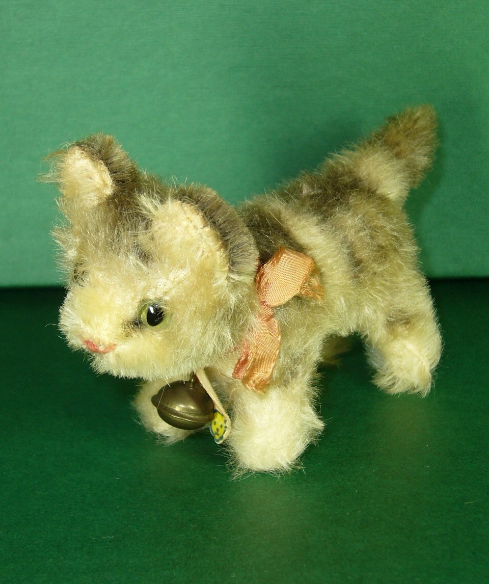 Cute little Steiff Tabby Cat 1950s w ID Cute little Steiff Tabby Cat 1950s w ID