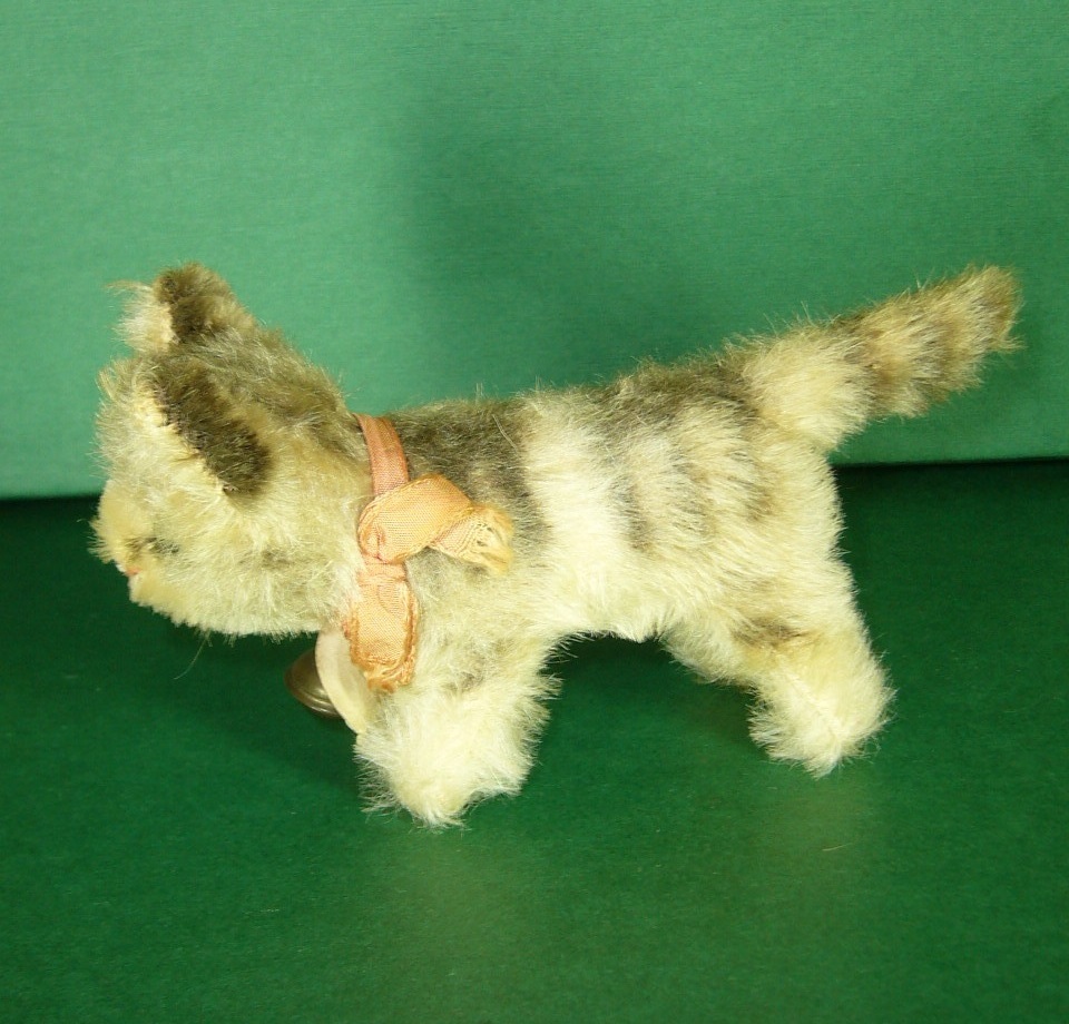 Cute little Steiff Tabby Cat 1950s w ID Cute little Steiff Tabby Cat 1950s w ID