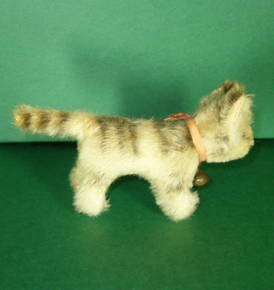 Cute little Steiff Tabby Cat 1950s w ID Cute little Steiff Tabby Cat 1950s w ID