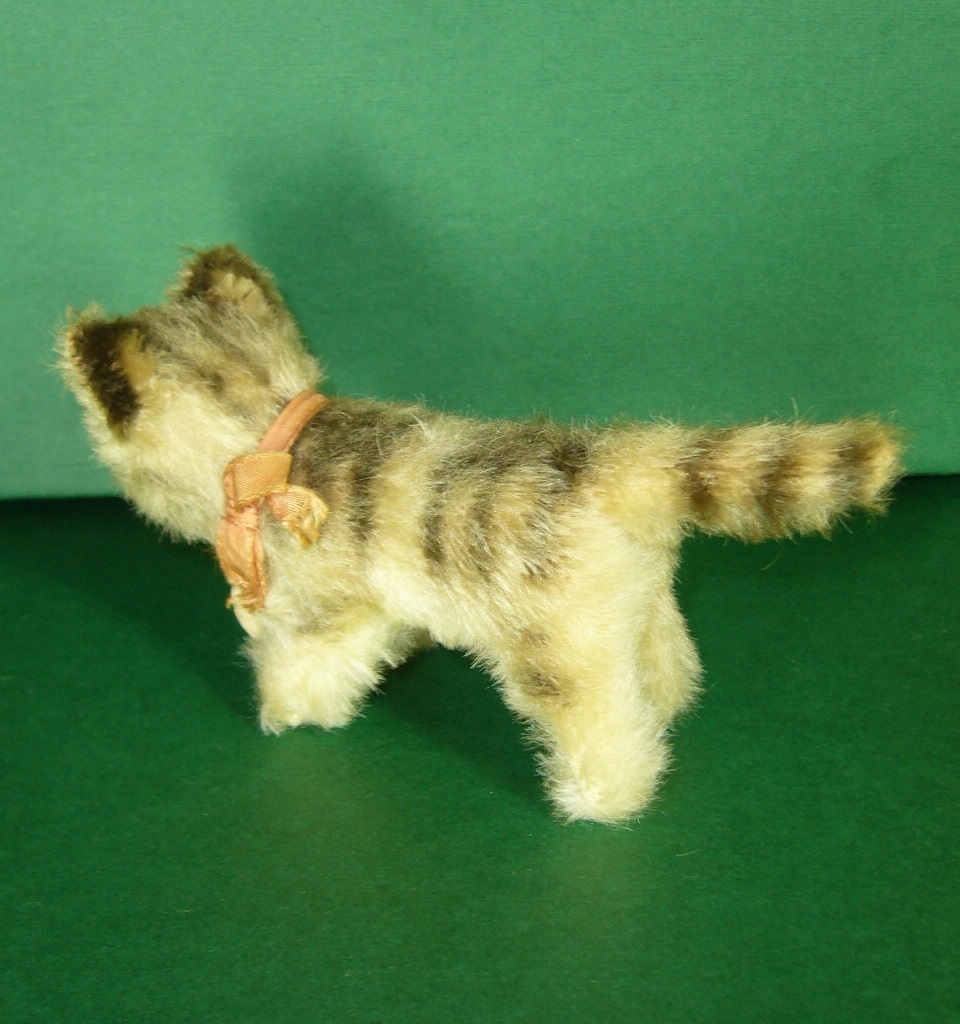Cute little Steiff Tabby Cat 1950s w ID Cute little Steiff Tabby Cat 1950s w ID