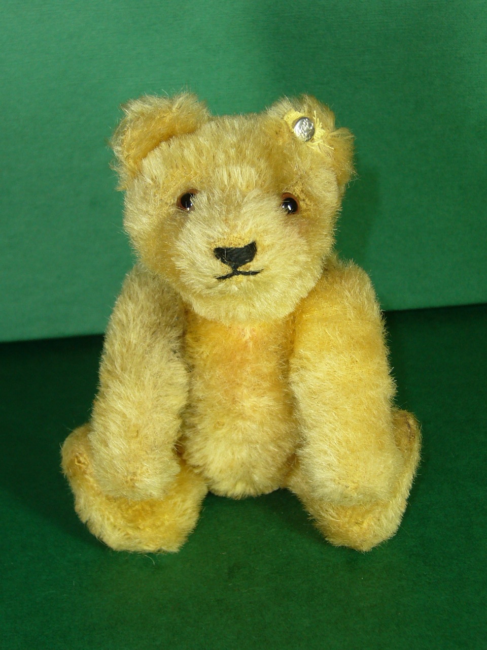 Steiff Bear 1940/50s 15cms w button Steiff Bear 1940/50s 15cms w button