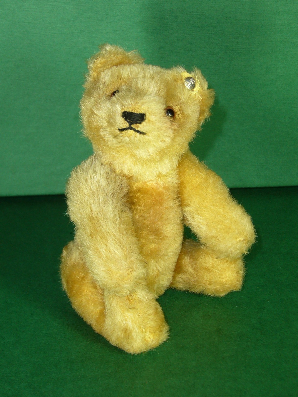 Steiff Bear 1940/50s 15cms w button Steiff Bear 1940/50s 15cms w button