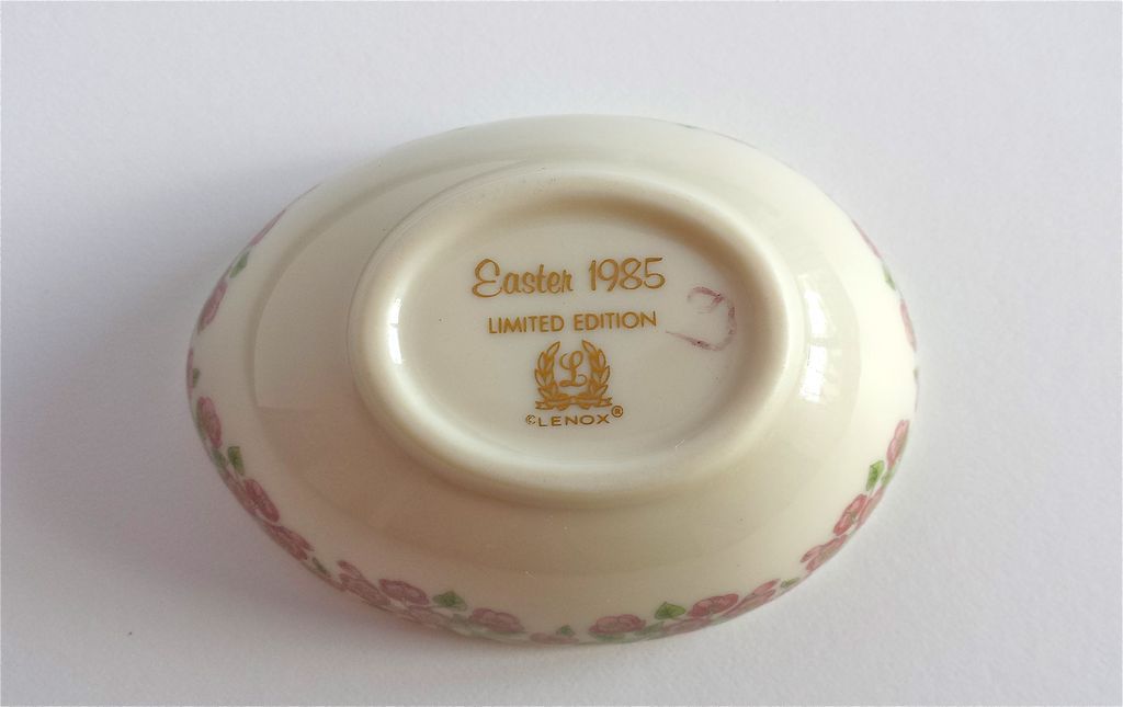 1985 Limited Edition Lenox Porcelain Easter Egg 1985 Limited Edition Lenox Porcelain Easter Egg