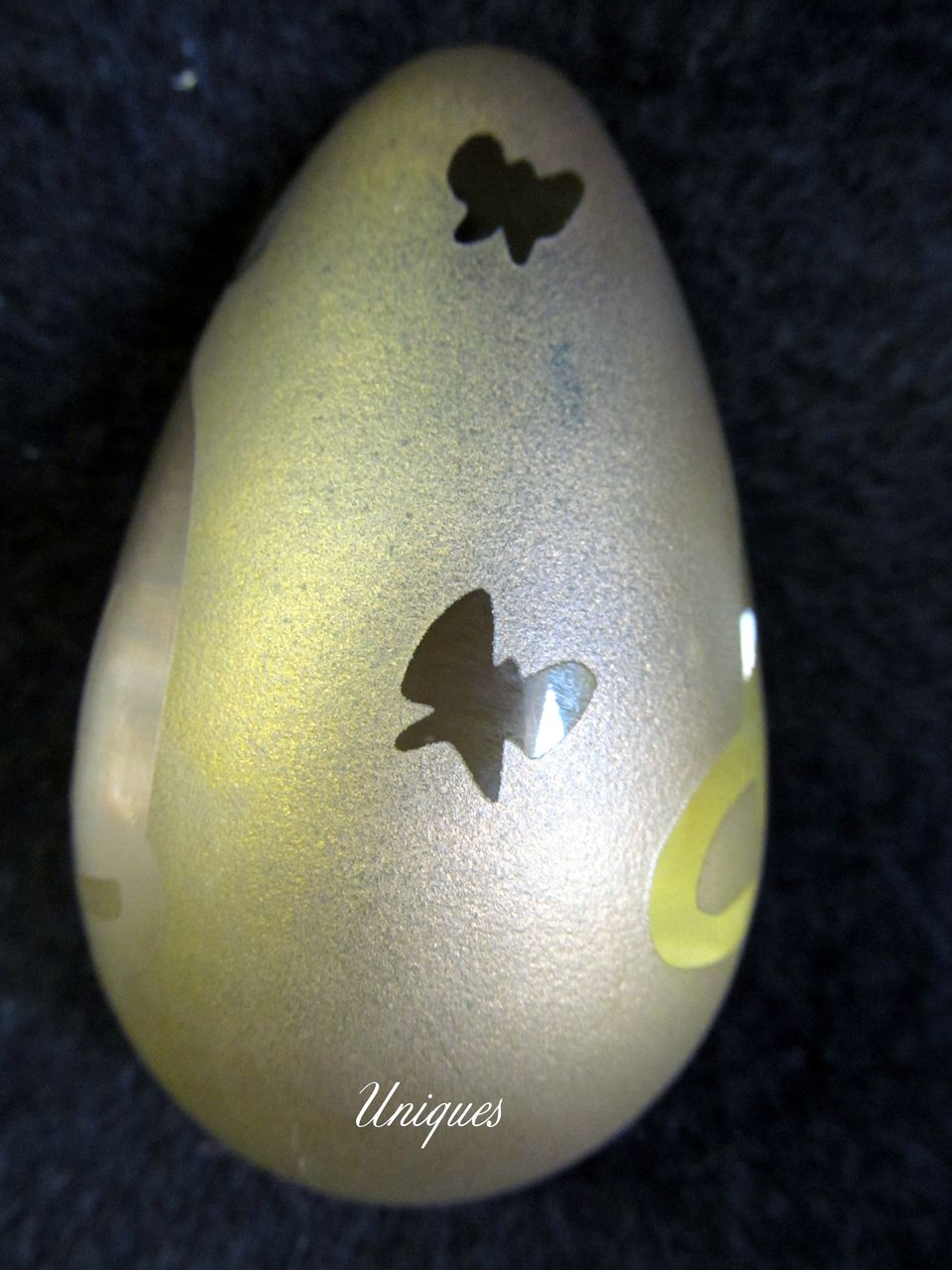 Unique 2 Silhouette Cats Glass Egg Paperweight Gold on Clear Glass Unique 2 Silhouette Cats Glass Egg Paperweight Gold on Clear Glass