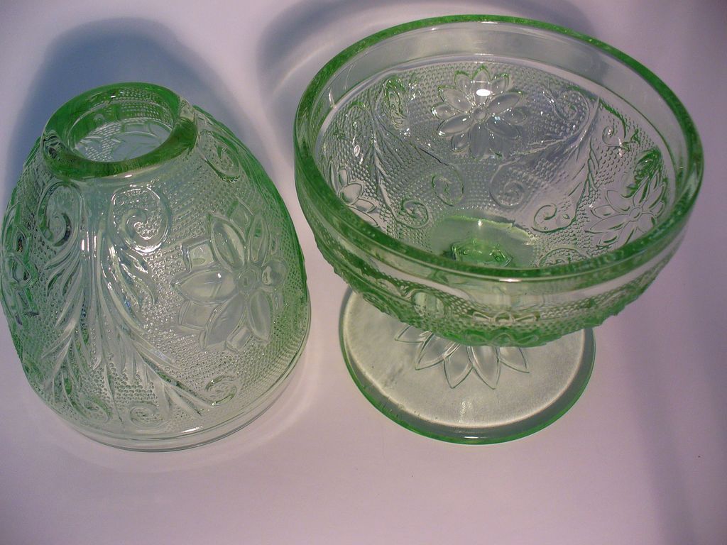 Elegant Tiara Glass Green Sandwich Glass Fairy Lamp Elegant Tiara Glass Green Sandwich Glass Fairy Lamp