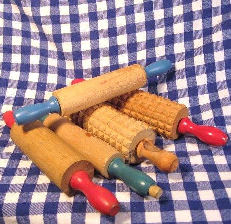 5 Vintage Child's Wooden Rolling Pins 2 Lefse 5 Vintage Child's Wooden Rolling Pins 2 Lefse