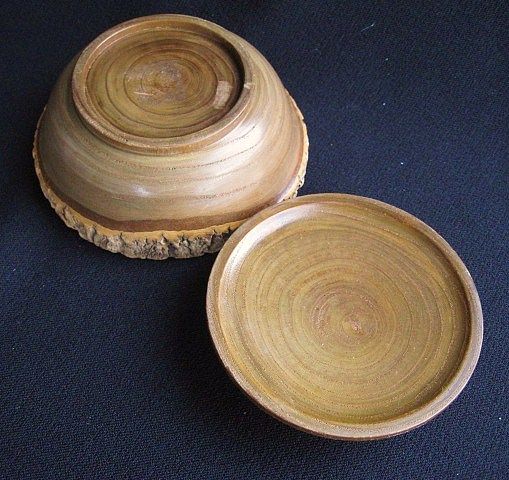 Vintage Folk Art Mexican Wood Bowl with Lid Vintage Folk Art Mexican Wood Bowl with Lid