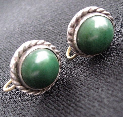 Vintage Silver and Mexican Jade Screw-Back Earrings Vintage Silver and Mexican Jade Screw-Back Earrings