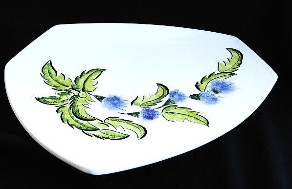 Large 1950s Mid-Century Modern Art Pottery Platter Hand Painted Large 1950s Mid-Century Modern Art Pottery Platter Hand Painted