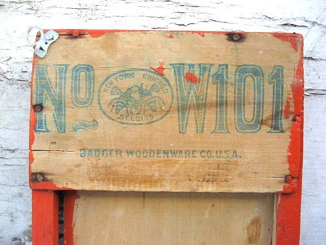Vintage Folk Art Badger Woodenware Co. Washboard No. W101 Vintage Folk Art Badger Woodenware Co. Washboard No. W101