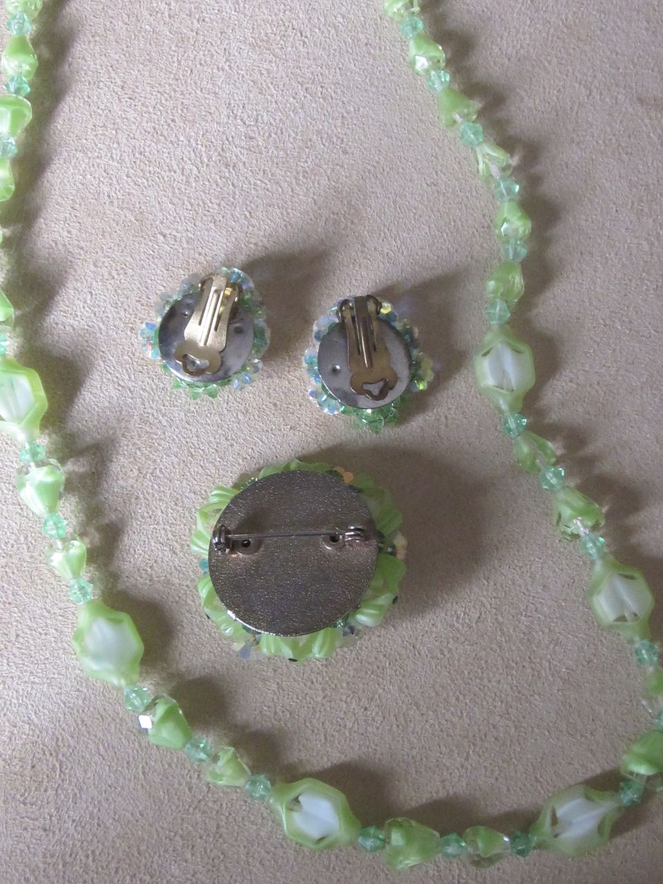 Vintage yummy 3 piece necklace, brooch and earring set Vintage yummy 3 piece necklace, brooch and earring set