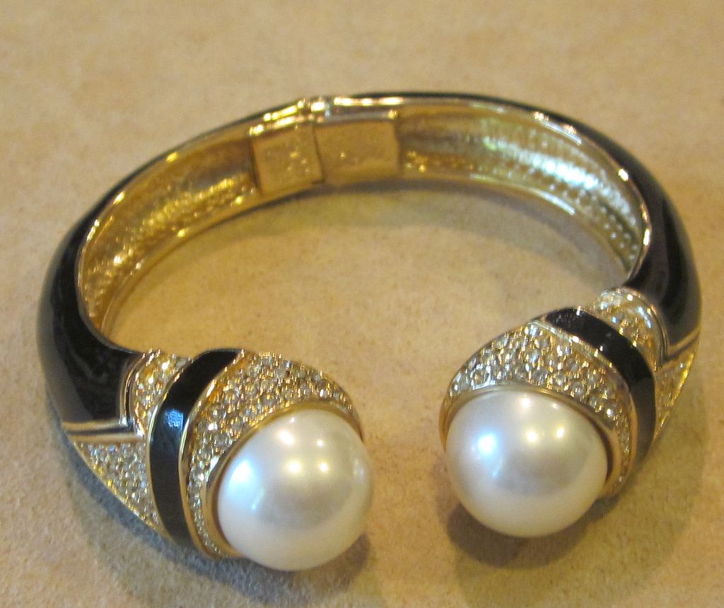 CINER- signed vintage runway clamper bracelet CINER- signed vintage runway clamper bracelet