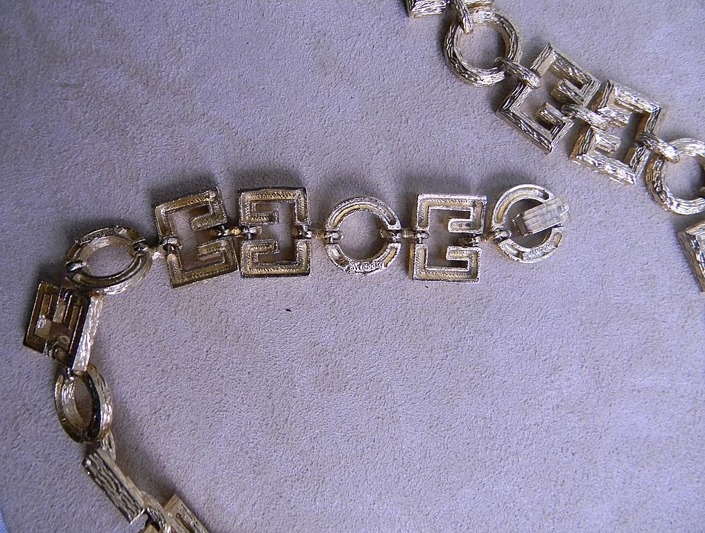 VENDOME- signed dramatic necklace VENDOME- signed dramatic necklace