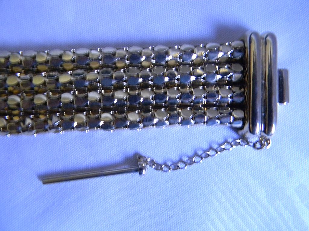 GIVENCHY- substantial vintage bracelet GIVENCHY- substantial vintage bracelet