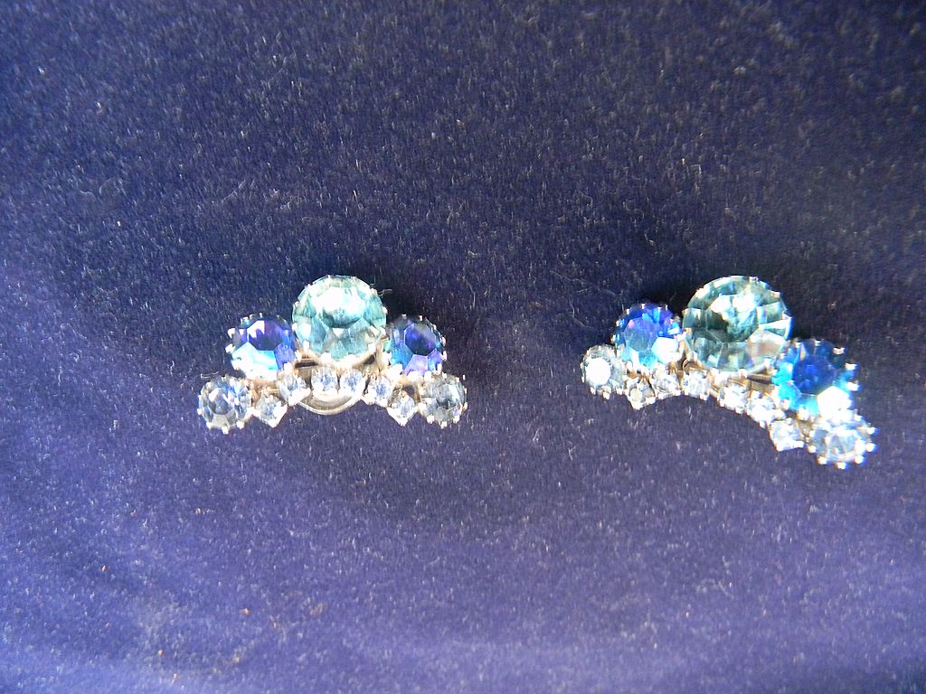 Signed WEISS vintage earrings Signed WEISS vintage earrings